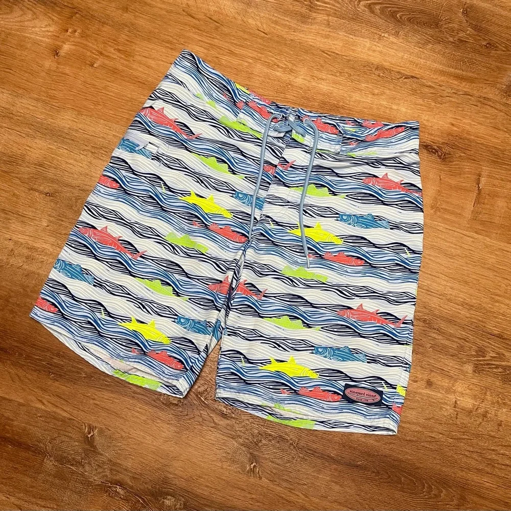 Vineyard‎ vines